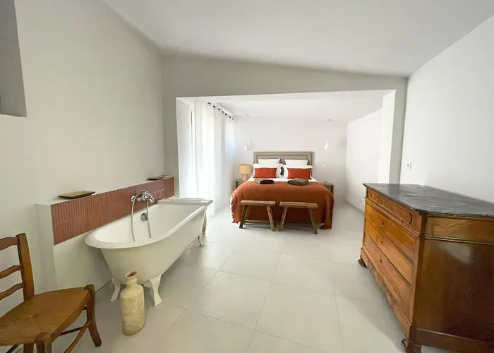 Clos Mahistre, 4 Etoiles, Clim & Piscine Apartment Nimes